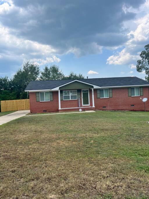 Cozy Brick Ranch Home Owned And Operated By An Army Soldier!! كولومبس المظهر الخارجي الصورة