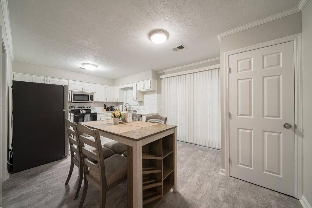 Cozy Brick Ranch Home Owned And Operated By An Army Soldier!! كولومبس المظهر الخارجي الصورة